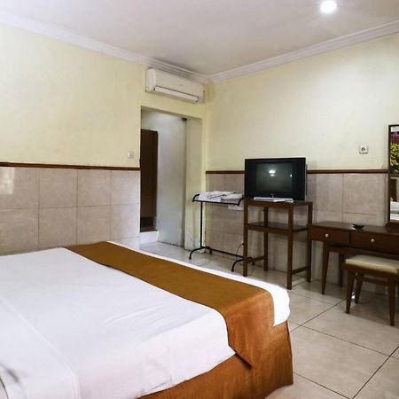 Hotel Tanjung Sorabaya Extérieur photo