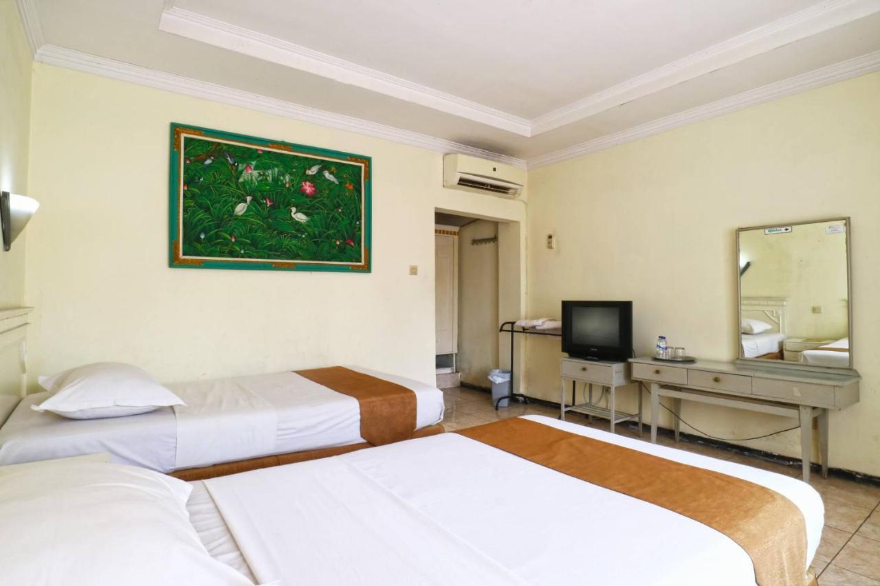 Hotel Tanjung Sorabaya Extérieur photo