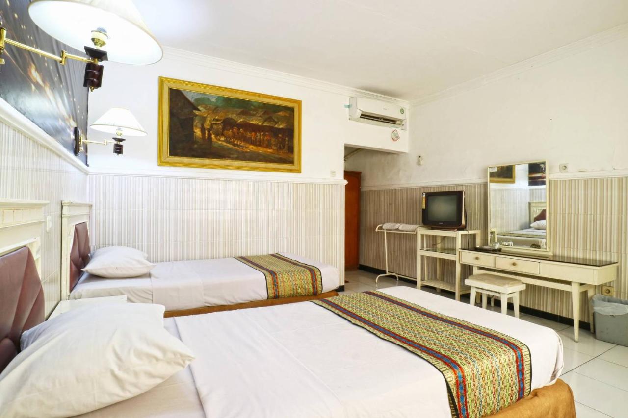 Hotel Tanjung Sorabaya Extérieur photo