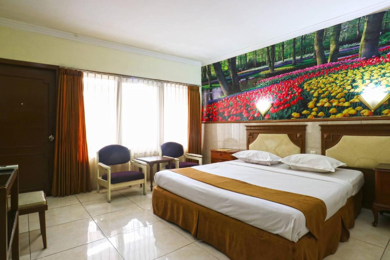 Hotel Tanjung Sorabaya Extérieur photo
